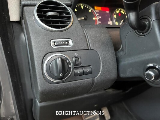 Land Rover Discovery 4 3.0 SDV6 SE HSE 256hp 2015, VNJ-87-T