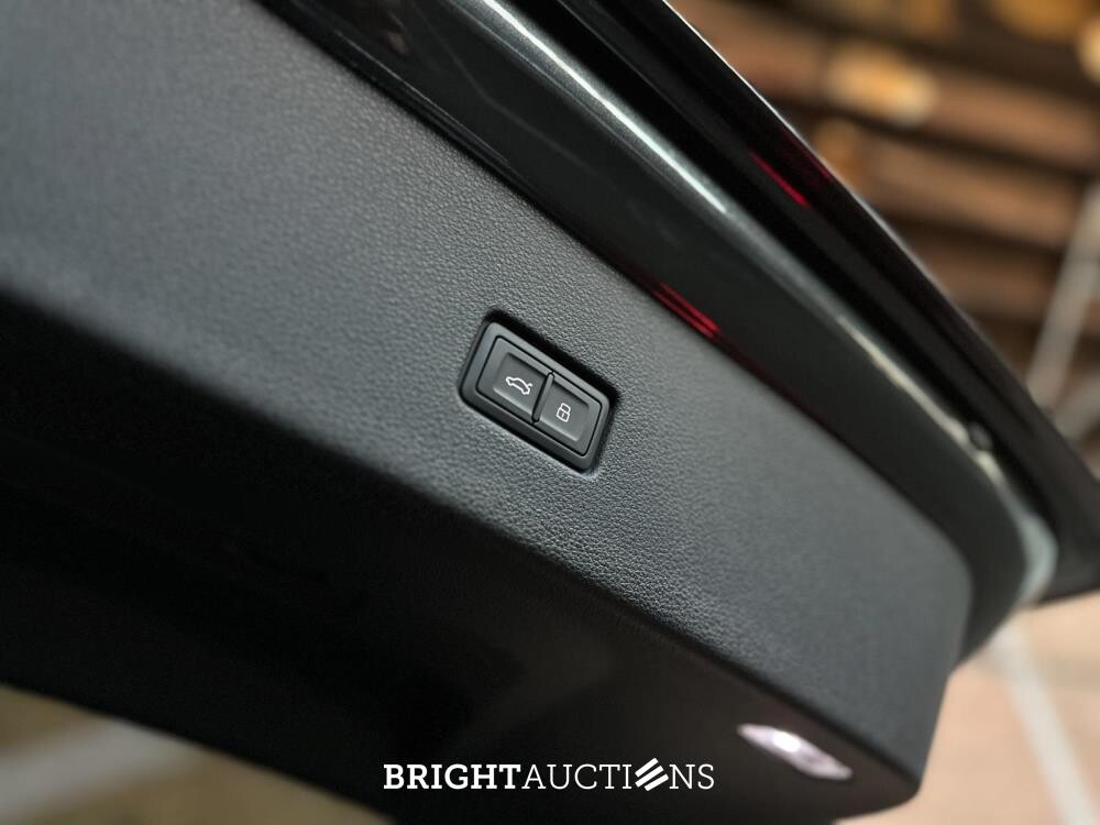 Audi Q8 55 TFSIe Quattro 3.0 V6 S-Line -Neu- 394HP 2025 Plug-In Hybrid (Werksgarantie)