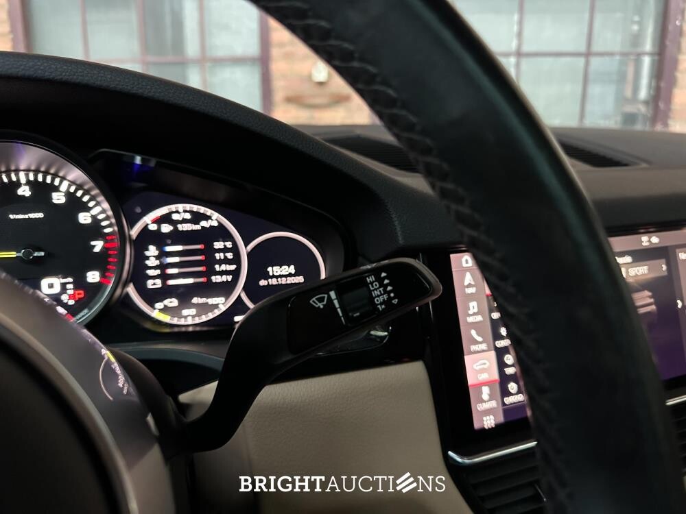 Porsche Cayenne Coupé 3.0 V6 E-Hybrid Sport-Chrono 462PS 2020, GTF-64-G
