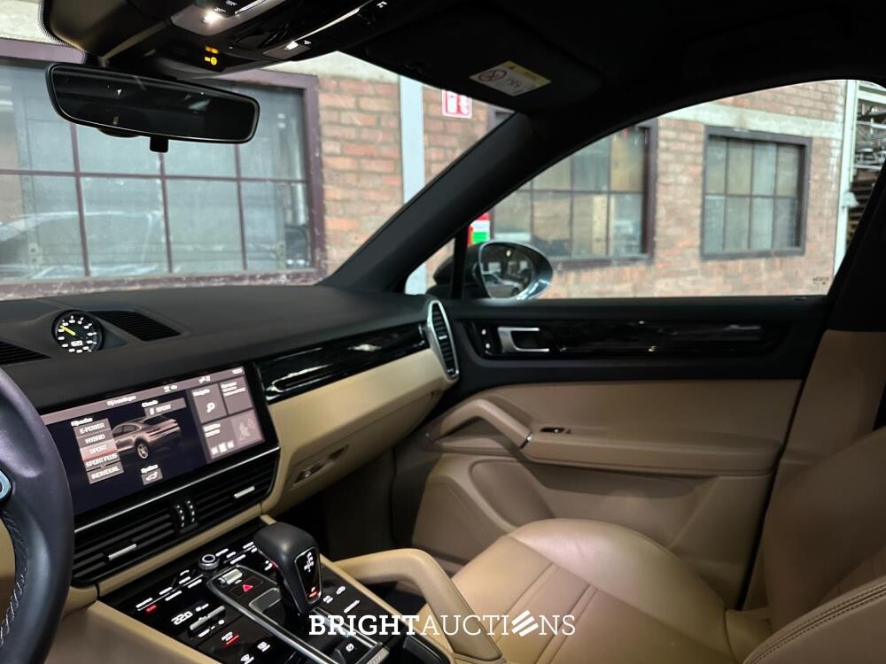 Porsche Cayenne Coupé 3.0 V6 E-Hybrid Sport-Chrono 462PS 2020, GTF-64-G
