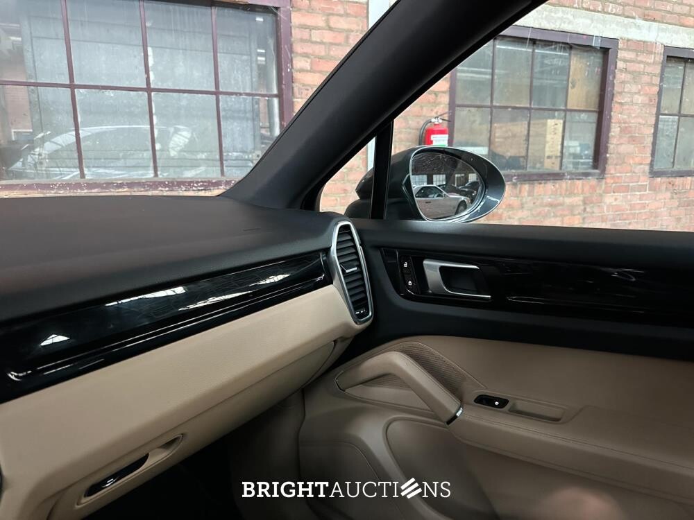 Porsche Cayenne Coupé 3.0 V6 E-Hybrid Sport-Chrono 462PS 2020, GTF-64-G
