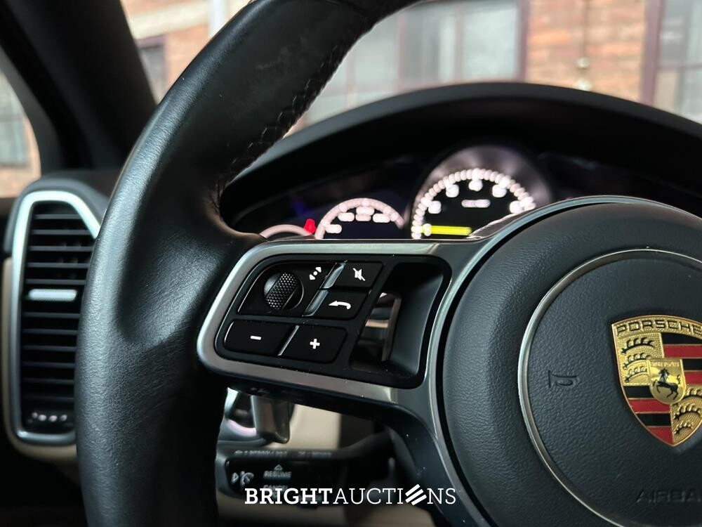 Porsche Cayenne Coupé 3.0 V6 E-Hybrid Sport-Chrono 462PS 2020, GTF-64-G
