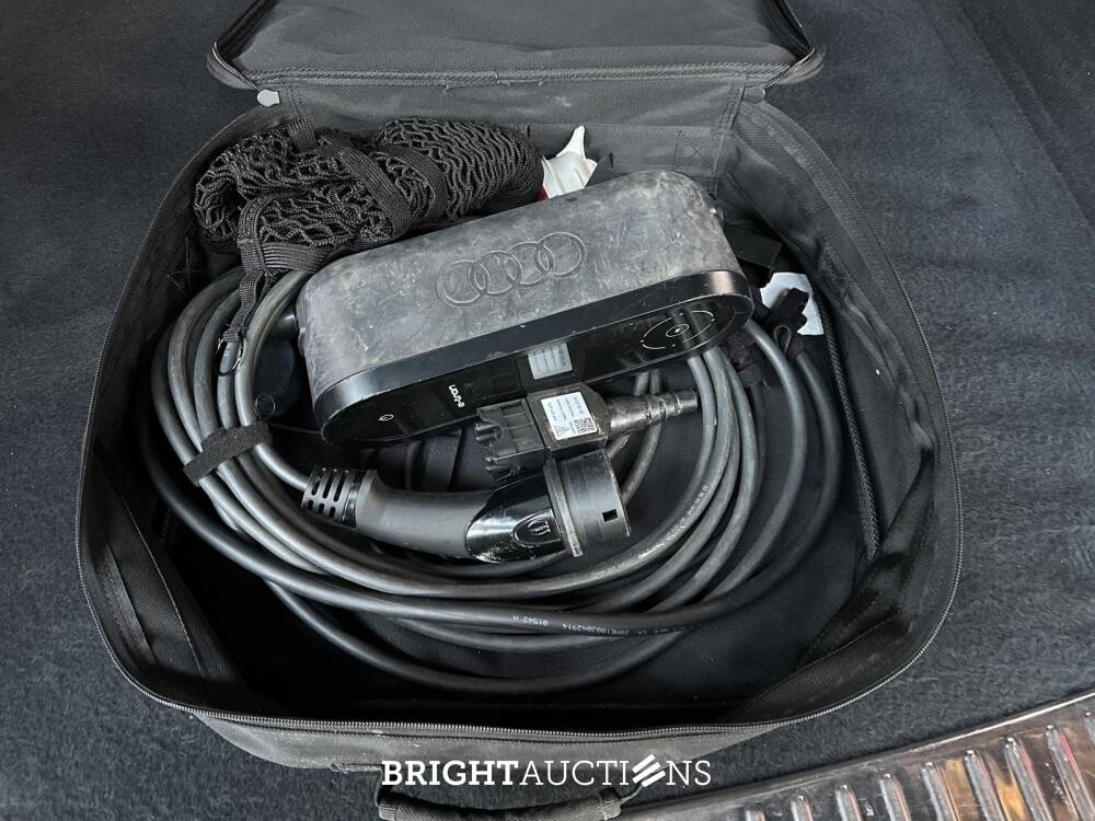 Porsche Cayenne Coupé 3.0 V6 E-Hybrid Sport-Chrono 462PS 2020, GTF-64-G
