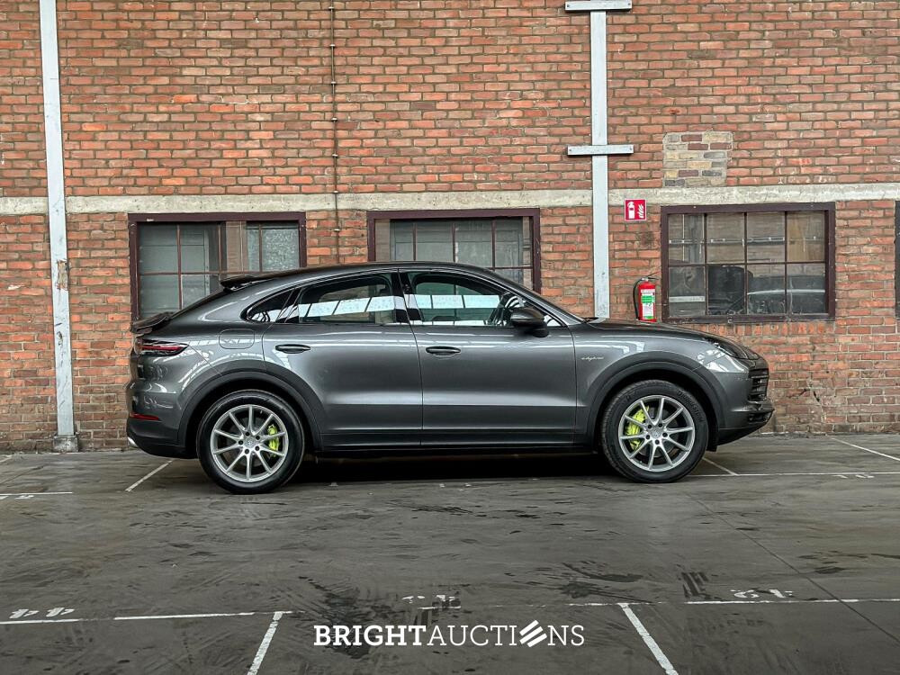 Porsche Cayenne Coupé 3.0 V6 E-Hybrid Sport-Chrono 462PS 2020, GTF-64-G
