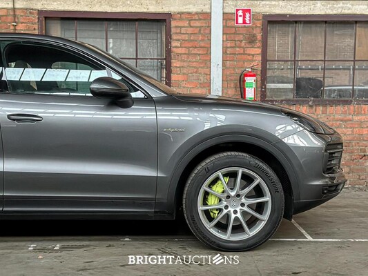 Porsche Cayenne Coupé 3.0 V6 E-Hybrid Sport-Chrono 462PS 2020, GTF-64-G