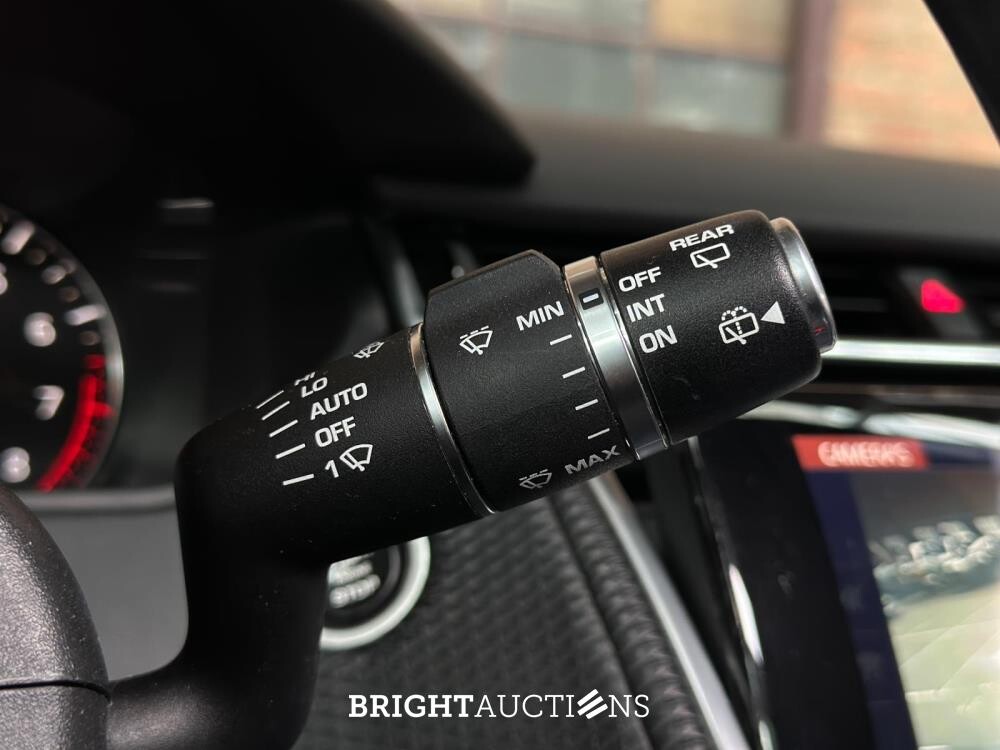 Land Rover Range Rover Velar 2.0 I4 Turbo AWD R-Dynamic SE 250hp 2017 (Original-NL), PL-742-K