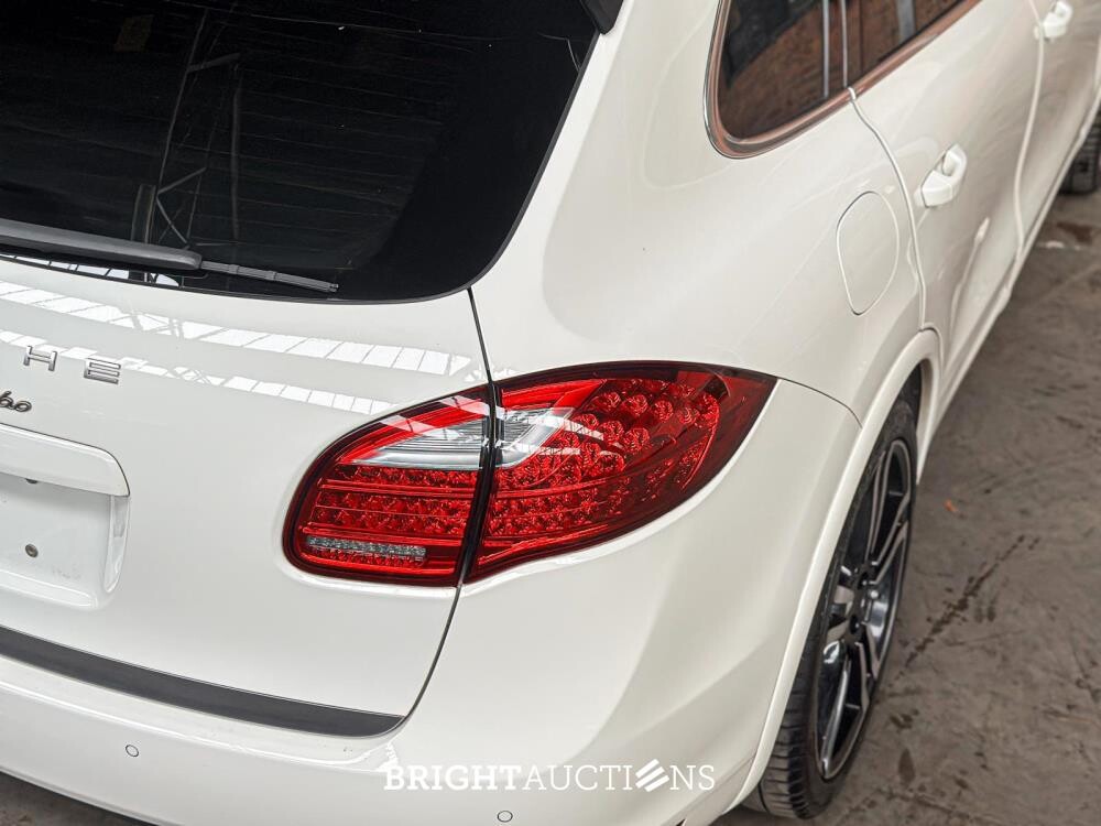 Porsche Cayenne Turbo 4.8 V8 500HP 2010 38.000KM!