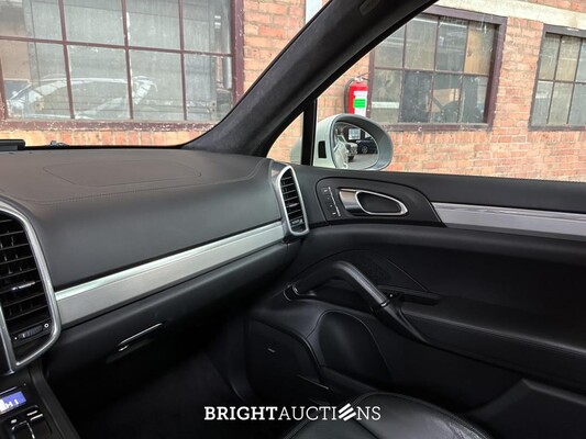 Porsche Cayenne Turbo 4.8 V8 500HP 2010 38.000KM!