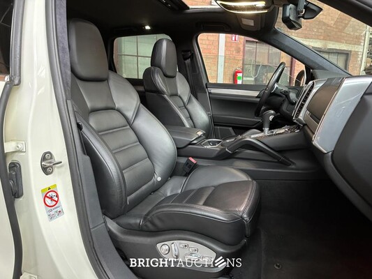 Porsche Cayenne Turbo 4.8 V8 500HP 2010 38.000KM!