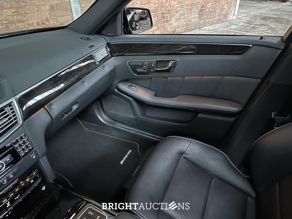 Mercedes-Benz E500 AMG 5.5 V8 388hp 2010 E-Klasse Youngtimer