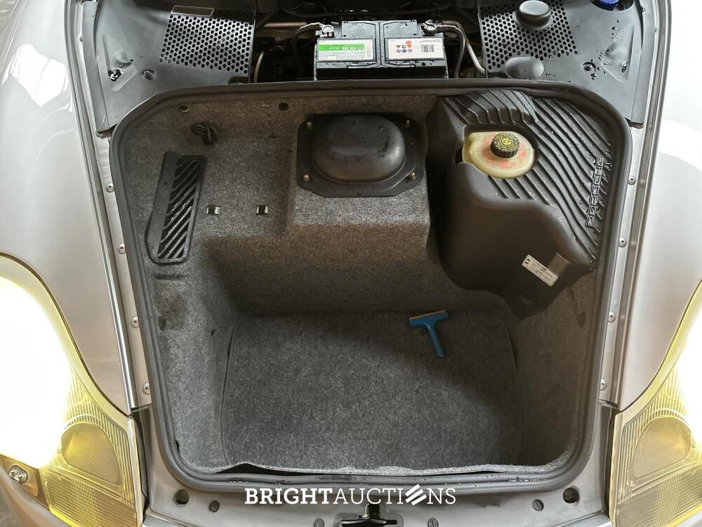 Porsche 911 Carrera 996 3.4 300hp 2000 Youngtimer