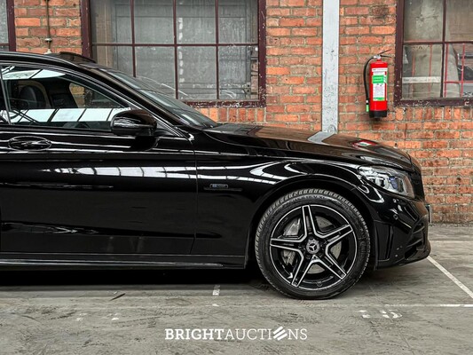 Mercedes-Benz C300 e Business Solution AMG Limited 320pk 2021 (Origineel-NL + 1e Eigenaar) Plug-In Hybrid C-klasse Estate, L-207-SF