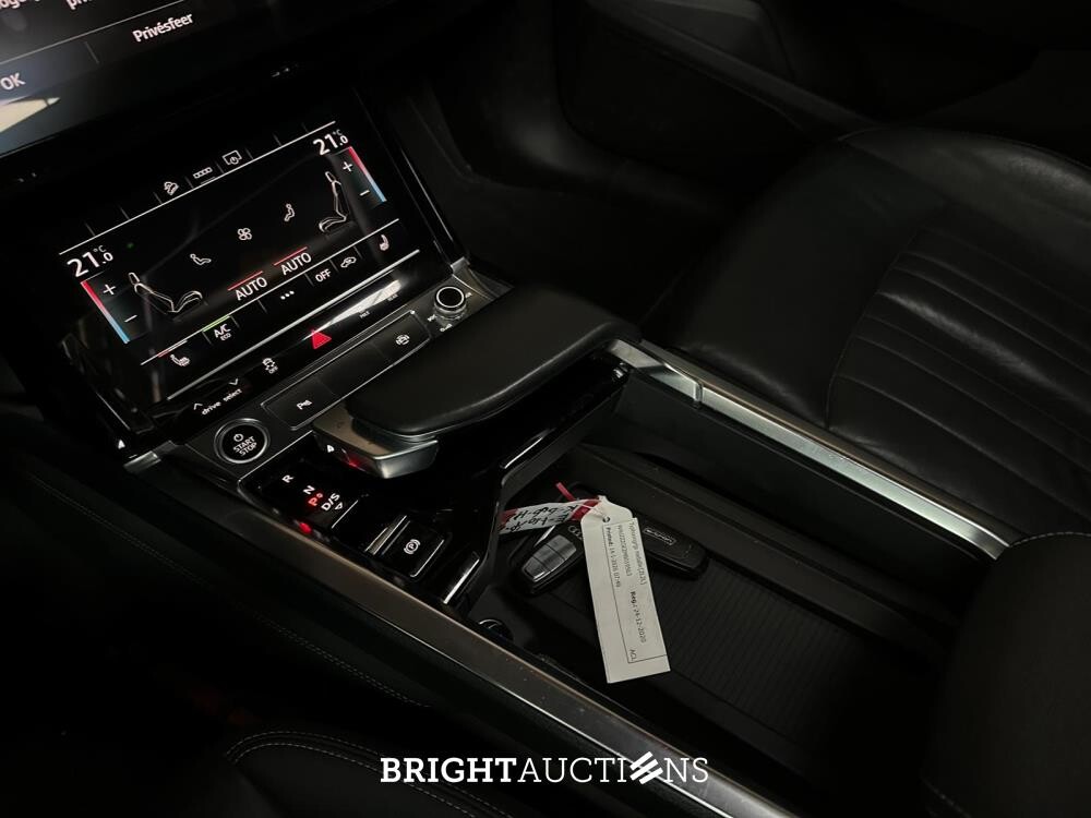 Audi e-tron Sportback 50 quattro Business edition Plus 71 kWh 313pk 2020 (Origineel-NL), K-606-HZ
