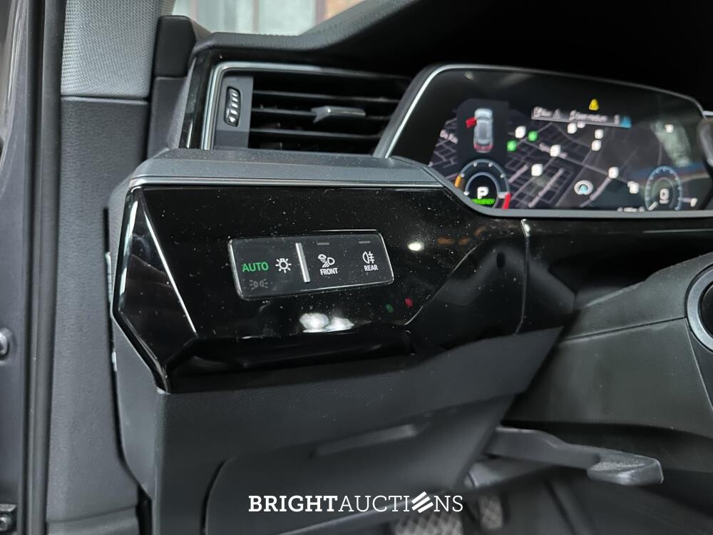 Audi e-tron Sportback 50 quattro Business edition Plus 71 kWh 313pk 2020 (Origineel-NL), K-606-HZ