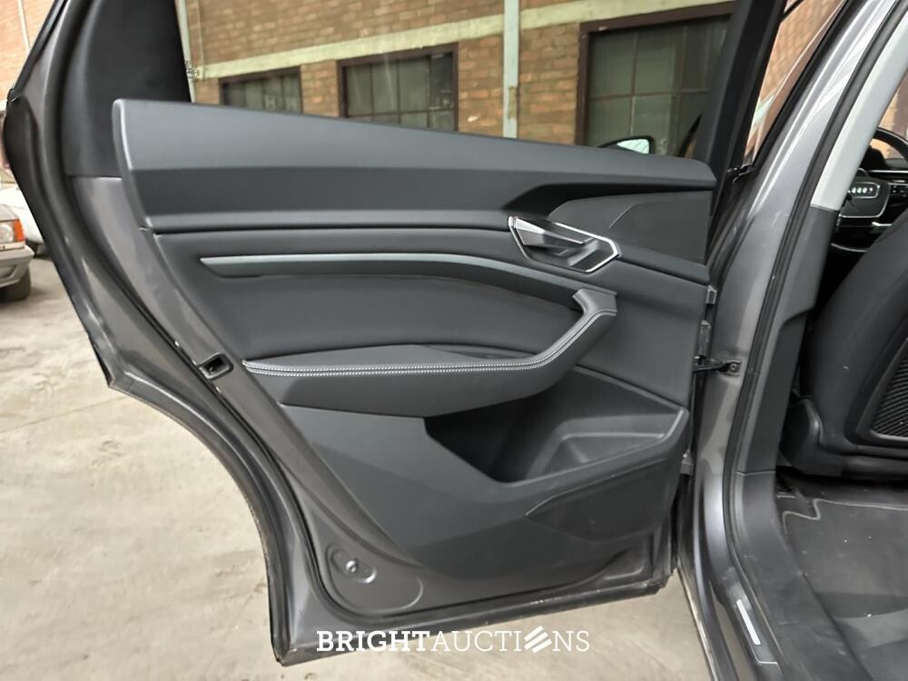 Audi e-tron Sportback 50 quattro Business edition Plus 71 kWh 313pk 2020 (Origineel-NL), K-606-HZ