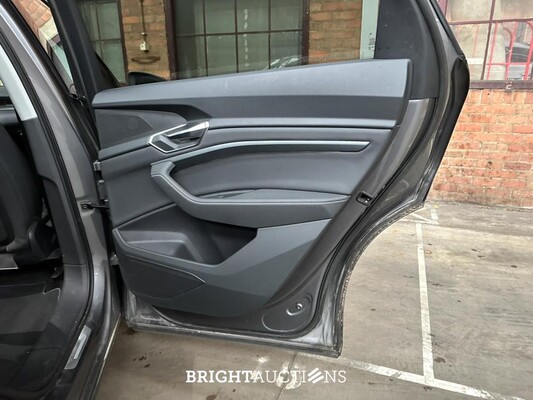 Audi e-tron Sportback 50 quattro Business edition Plus 71 kWh 313pk 2020 (Origineel-NL), K-606-HZ