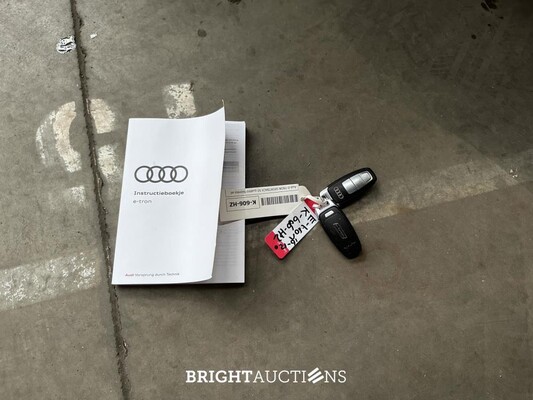 Audi e-tron Sportback 50 quattro Business edition Plus 71 kWh 313pk 2020 (Origineel-NL), K-606-HZ