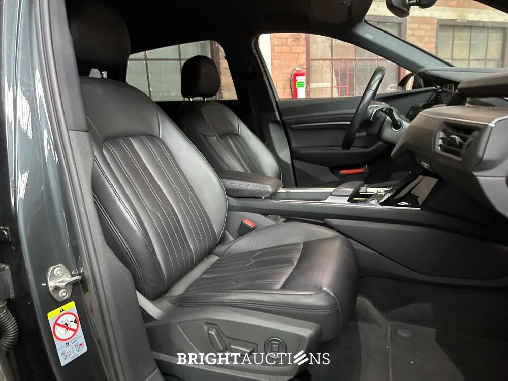 Audi e-tron 55 quattro Business edition 95 kWh 408pk 2020 (Origineel-NL+1e eigenaar), K-882-GZ