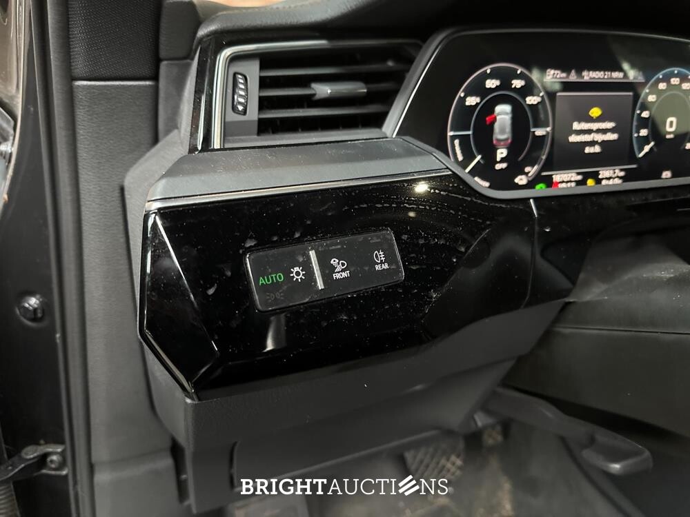 Audi e-tron 55 quattro Business edition 95 kWh 408pk 2020 (Origineel-NL+1e eigenaar), K-882-GZ