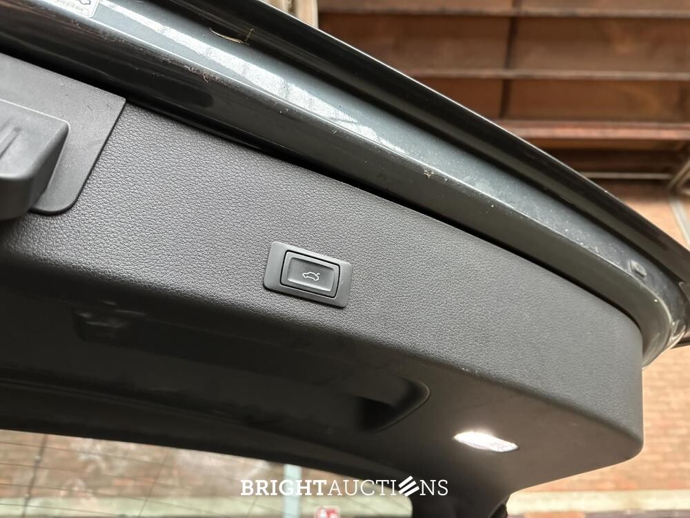 Audi e-tron 55 quattro Business edition 95 kWh 408pk 2020 (Origineel-NL+1e eigenaar), K-882-GZ