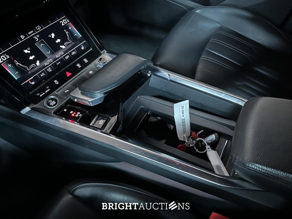 Audi e-tron 55 quattro Business edition 95 kWh 408pk 2020 (Origineel-NL+1e eigenaar), K-882-GZ