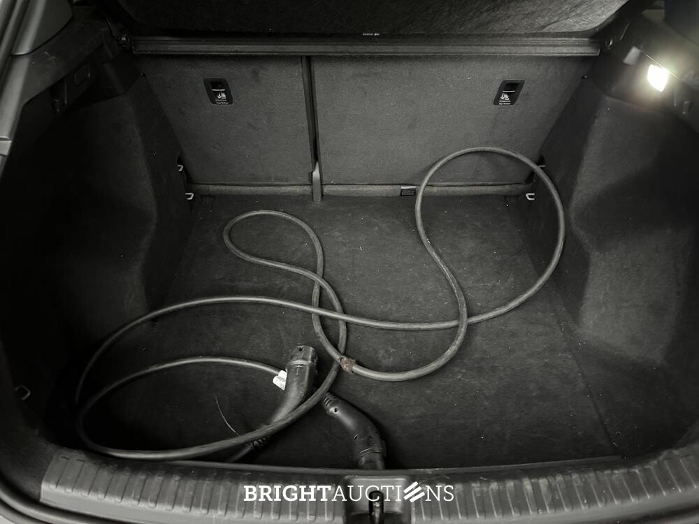 Audi Q4 e-tron 35 Launch edition 55 kWh 170pk 2021 (Origineel-NL+1e eigenaar), N-924-PK