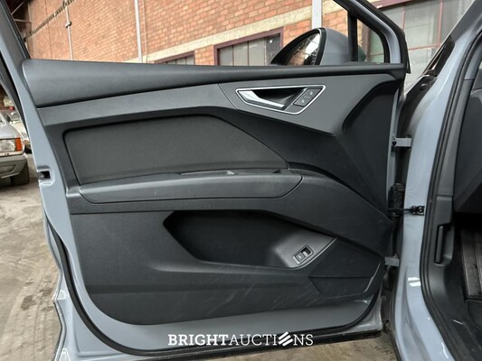 Audi Q4 e-tron 35 Launch edition 55 kWh 170pk 2021 (Origineel-NL+1e eigenaar), N-924-PK