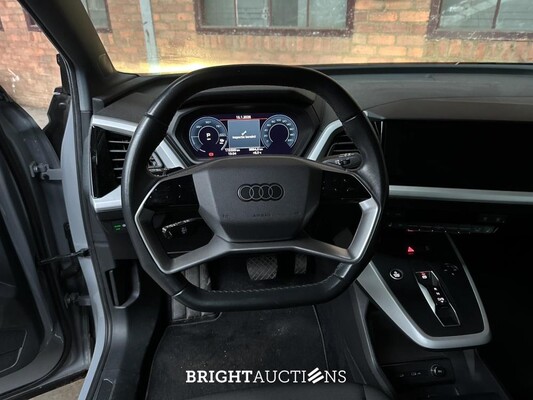 Audi Q4 e-tron 35 Launch edition 55 kWh 170pk 2021 (Origineel-NL+1e eigenaar), N-924-PK