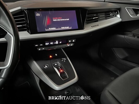 Audi Q4 e-tron 35 Launch edition 55 kWh 170pk 2021 (Origineel-NL+1e eigenaar), N-924-PK