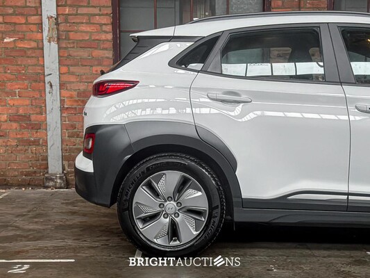 Hyundai Kona EV Comfort 64 kWh 204pk 2020 (Origineel-NL+1e eigenaar), J-474-XX