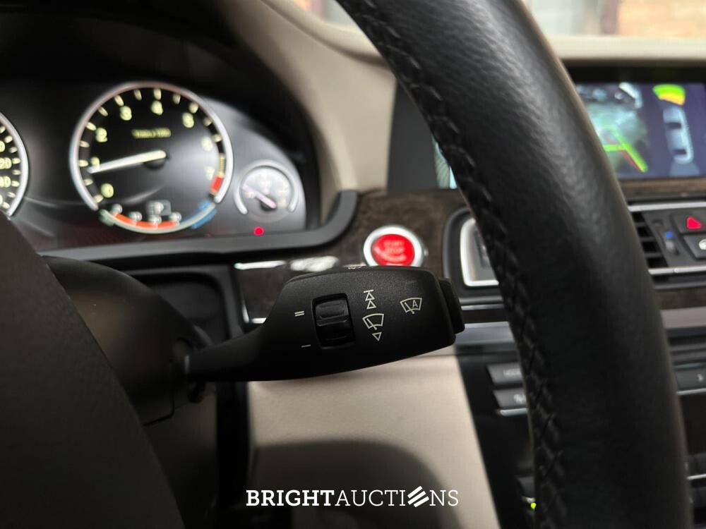 BMW ActiveHybrid7 F04 4.4 V8 465pk 2011