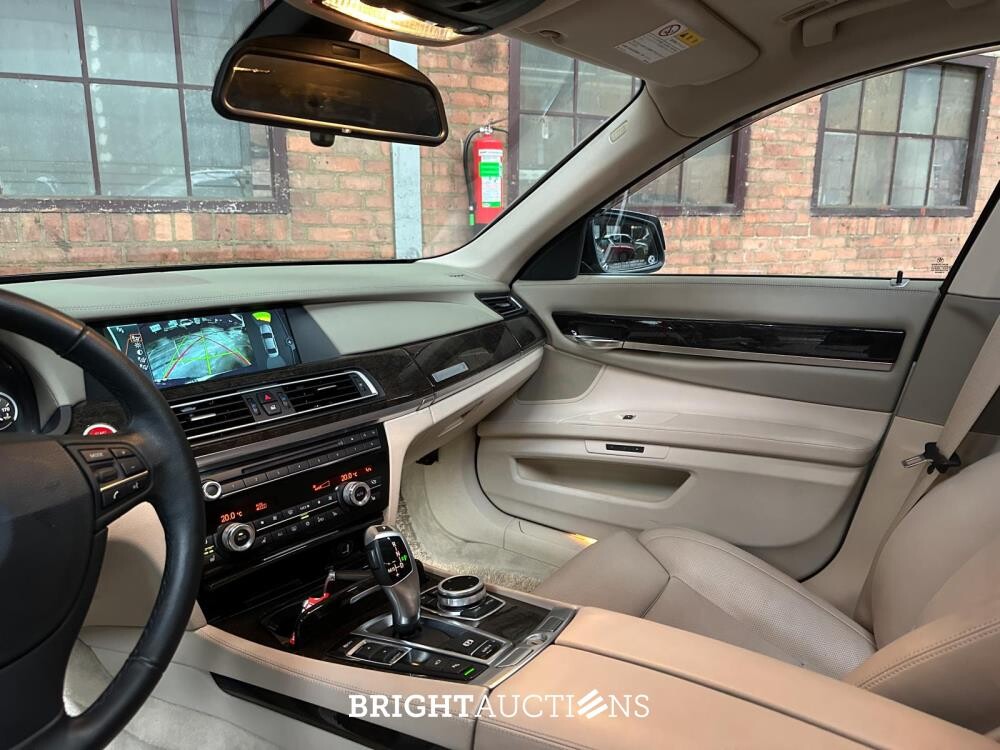 BMW ActiveHybrid7 F04 4.4 V8 465pk 2011