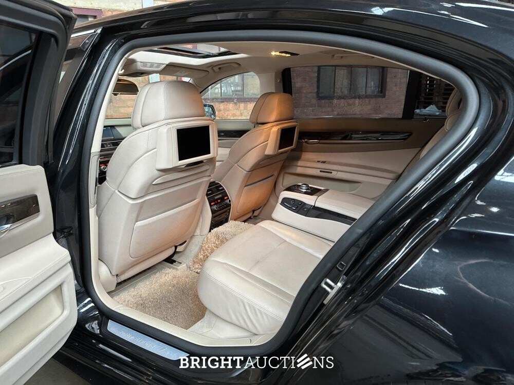 BMW ActiveHybrid7 F04 4.4 V8 465pk 2011