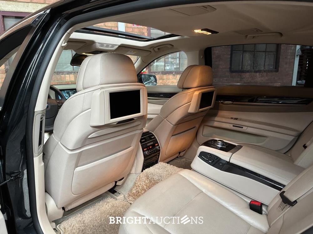 BMW ActiveHybrid7 F04 4.4 V8 465pk 2011