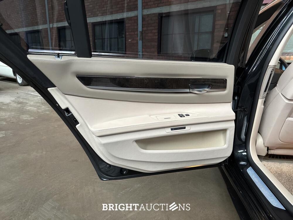 BMW ActiveHybrid7 F04 4.4 V8 465pk 2011