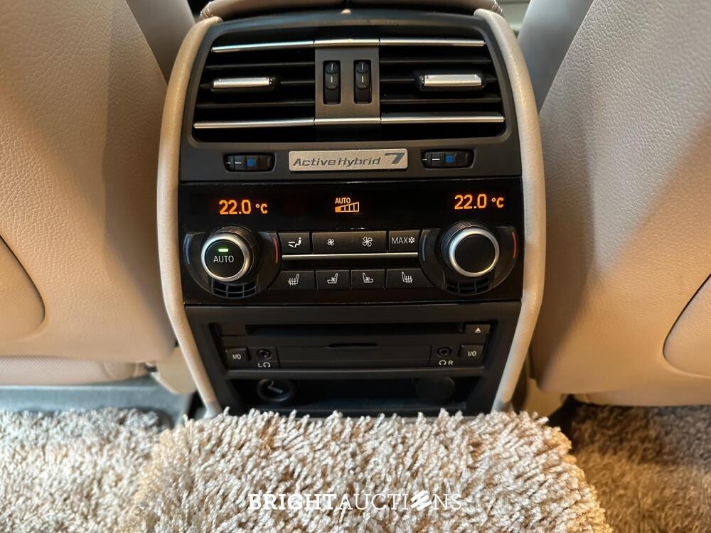 BMW ActiveHybrid7 F04 4.4 V8 465pk 2011