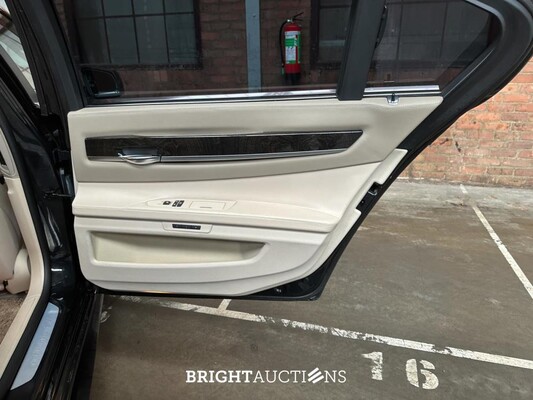 BMW ActiveHybrid7 F04 4.4 V8 465pk 2011