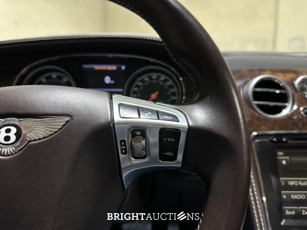 Bentley Continental GTC 4.0 V8 529pk 2013