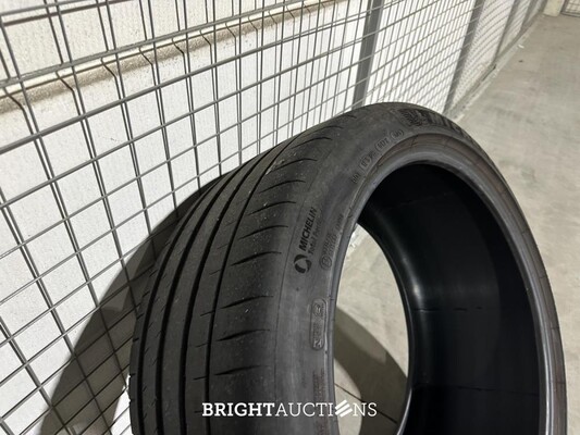 Bentley Continental GTC 4.0 V8 529pk 2013