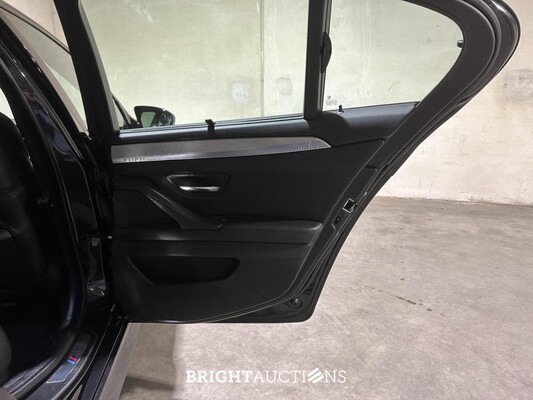 BMW M5 F10 4.4 V8 560pk 2014 5-Serie, 3-ZLJ-94