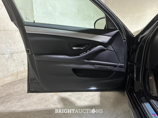 BMW M5 F10 4.4 V8 560pk 2014 5-Serie, 3-ZLJ-94