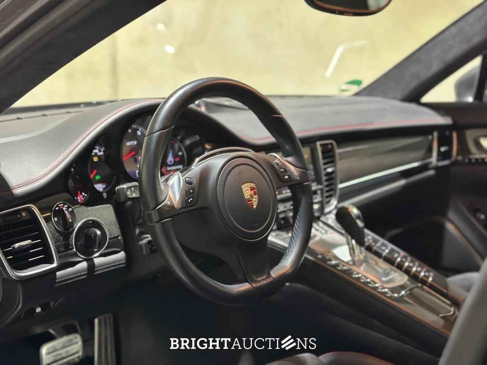 Porsche Panamera GTS 4.8 V8 430pk 2013 (Origineel-NL), 28-ZXF-7