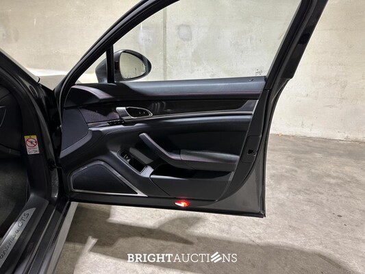 Porsche Panamera GTS 4.8 V8 430pk 2013 (Origineel-NL), 28-ZXF-7