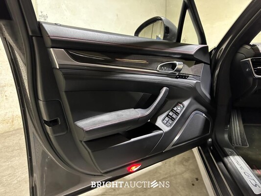 Porsche Panamera GTS 4.8 V8 430pk 2013 (Origineel-NL), 28-ZXF-7