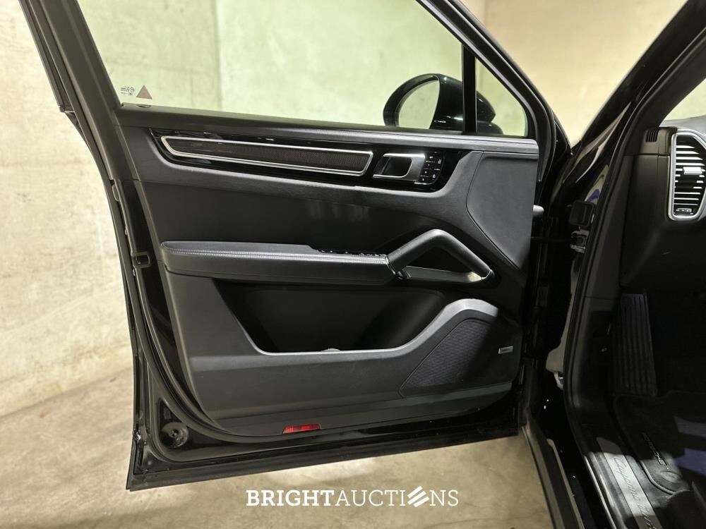 Porsche Cayenne Turbo 4.0 V8 549pk 2019, J-757-HF