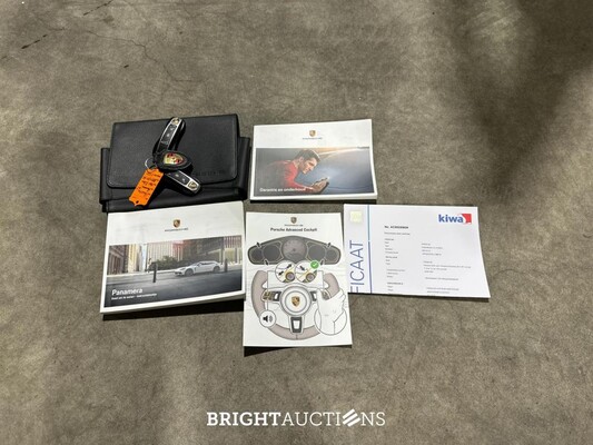 Porsche Panamera Sport Turismo 4 E-Hybrid 2.9 V6 462pk 2018 (Origineel-NL), RR-070-R