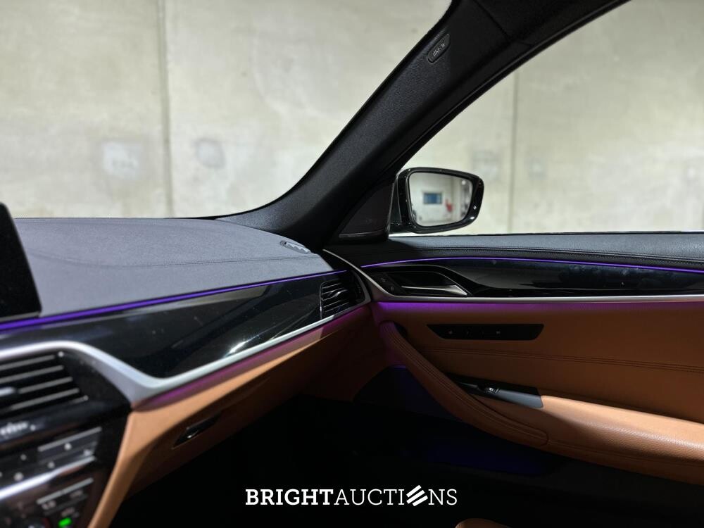 BMW M550i xDrive 4.4 V8 High Executive M-Sport 530pk 2020 5-serie G30, L-618-KL