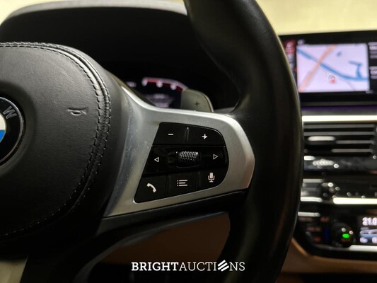 BMW M550i xDrive 4.4 V8 High Executive M-Sport 530pk 2020 5-serie G30, L-618-KL