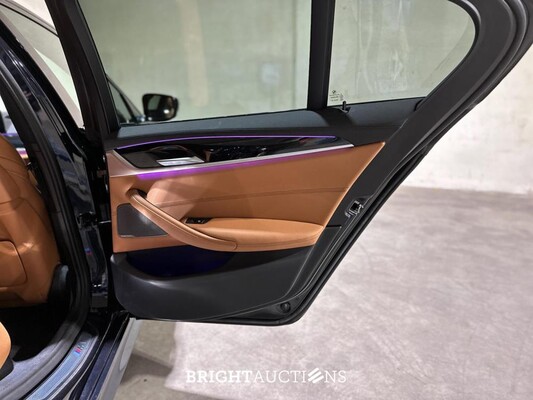 BMW M550i xDrive 4.4 V8 High Executive M-Sport 530pk 2020 5-serie G30, L-618-KL