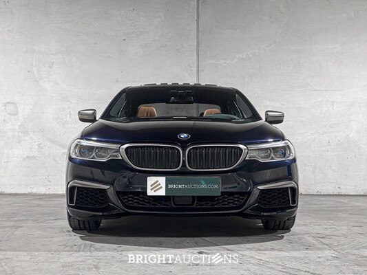 BMW M550i xDrive 4.4 V8 High Executive M-Sport 530pk 2020 5-serie G30, L-618-KL